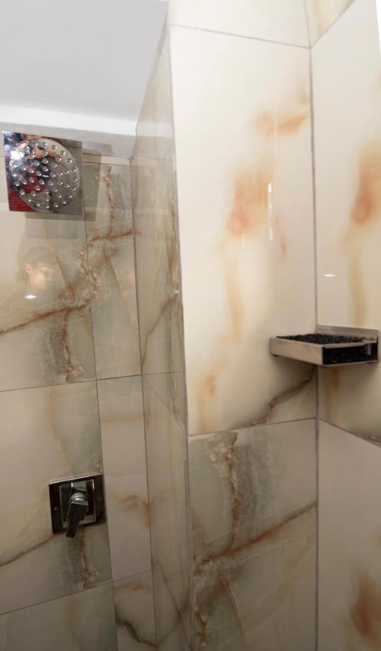 קינגסטון Pulse Rooms At Trafalgar מראה חיצוני תמונה